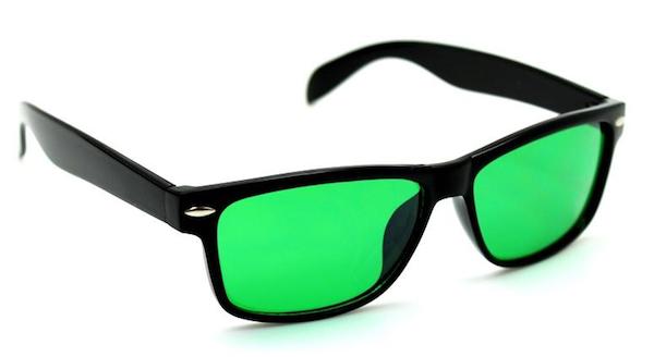 Какие очки нужно использовать при глаукоме? Зеленые 